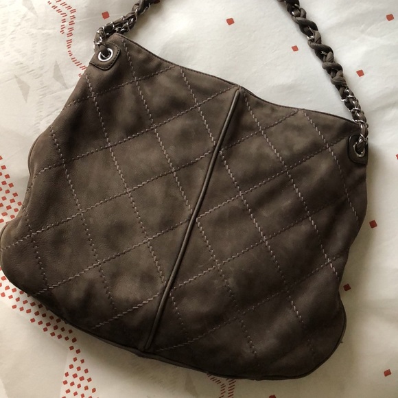 Beautiful Chanel Taupe Shoulder Bag - Picture 4 of 4